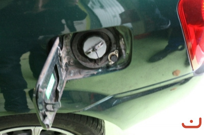Vialle LPi Autogasanlage - Minitankstutzen hinter der Tankklappe